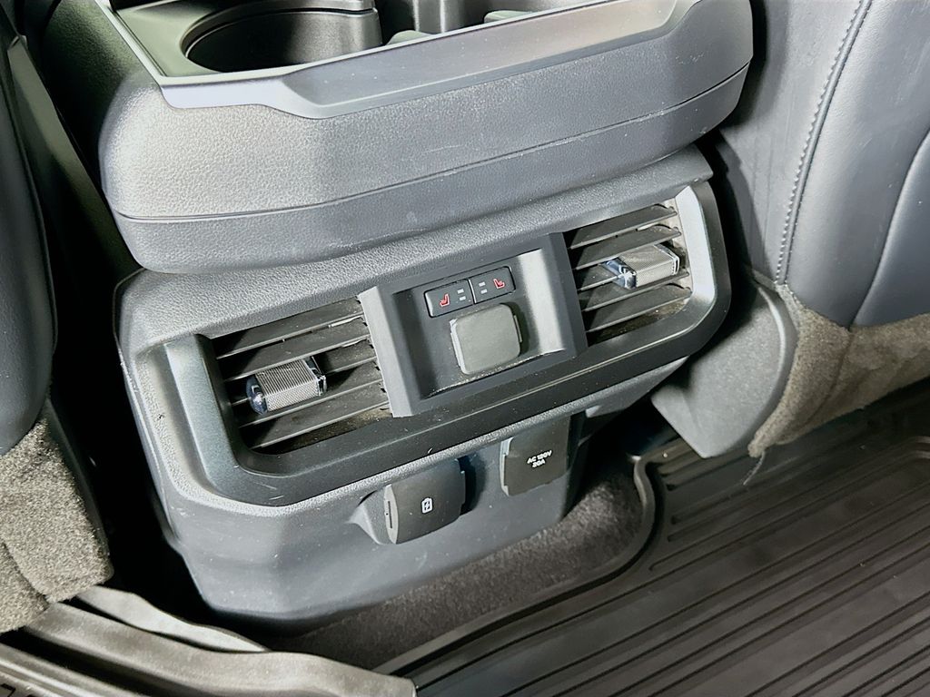 2023 Ford F-150 Raptor 26