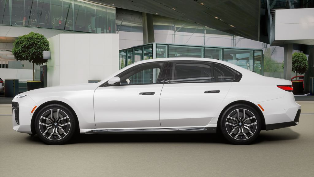 Thumbnail: 2026 BMW 7 Series - 32