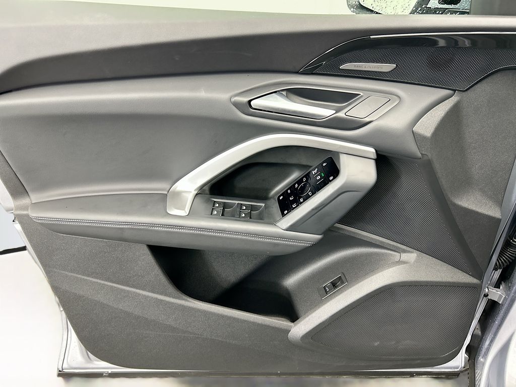 Thumbnail: 2025 Audi Q5 - 23