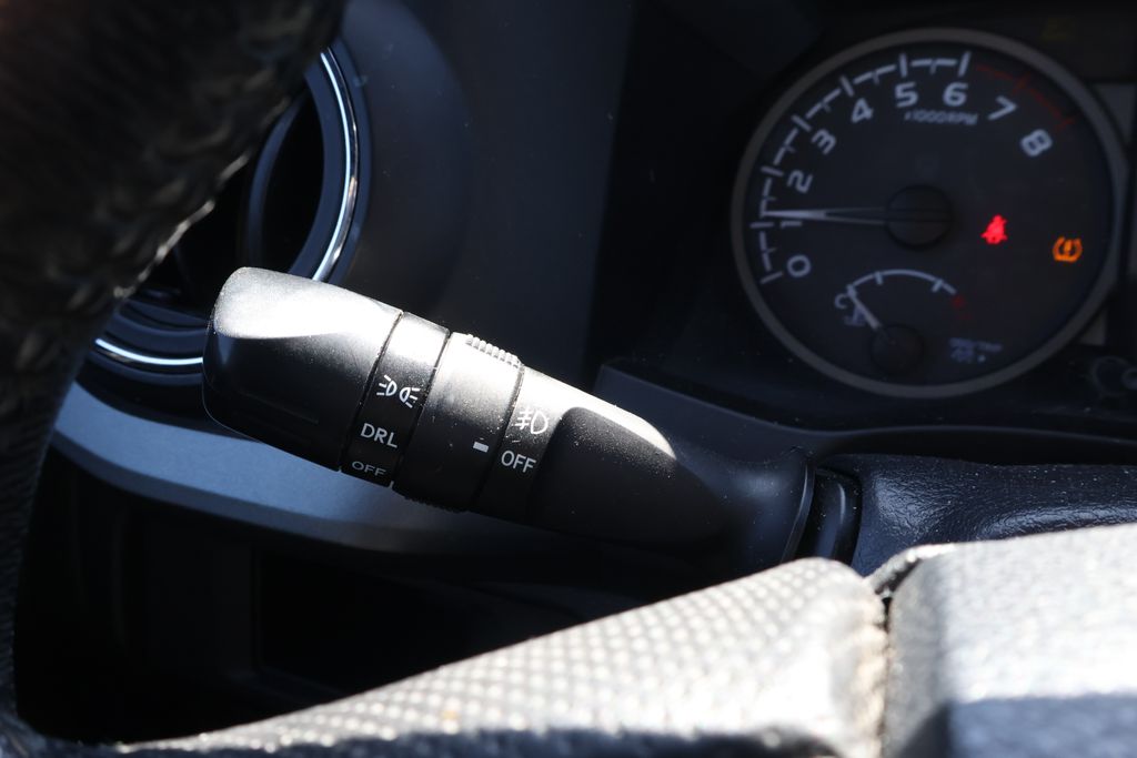 Thumbnail: 2019 Toyota Tacoma - 18