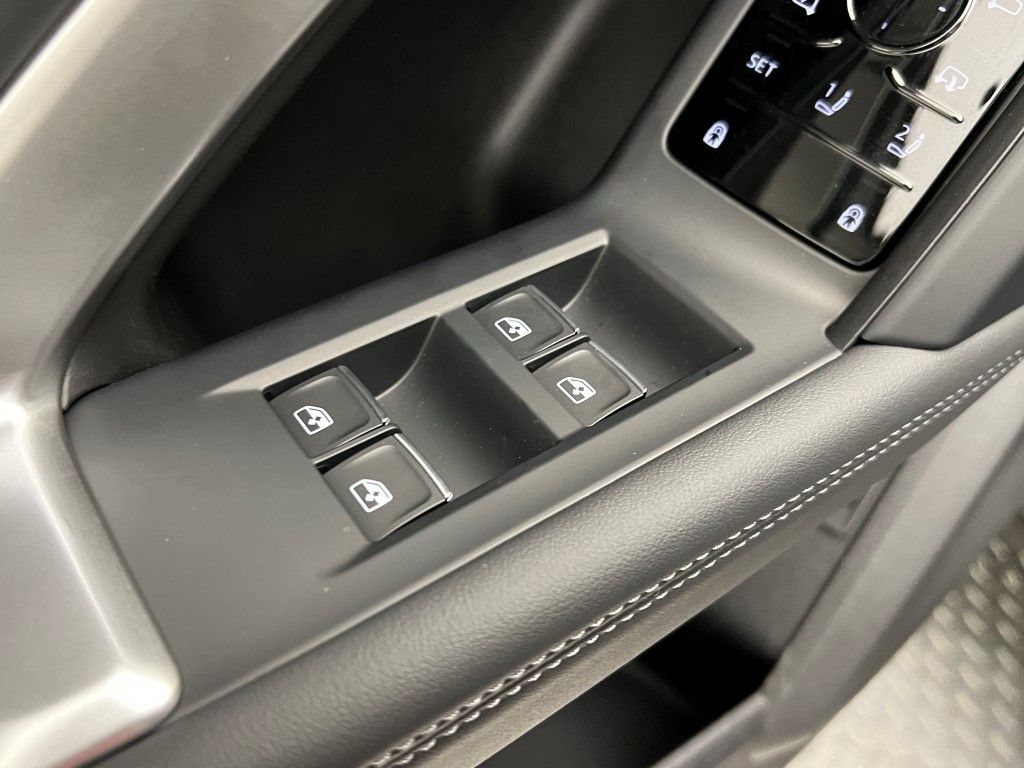 Thumbnail: 2025 Audi Q5 - 23