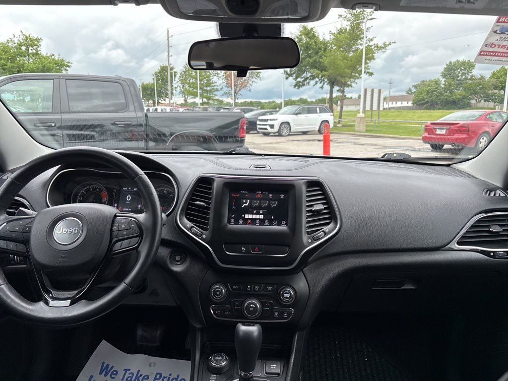 Used 2019 Jeep Cherokee Altitude with VIN 1C4PJMLX7KD365041 for sale in Kansas City