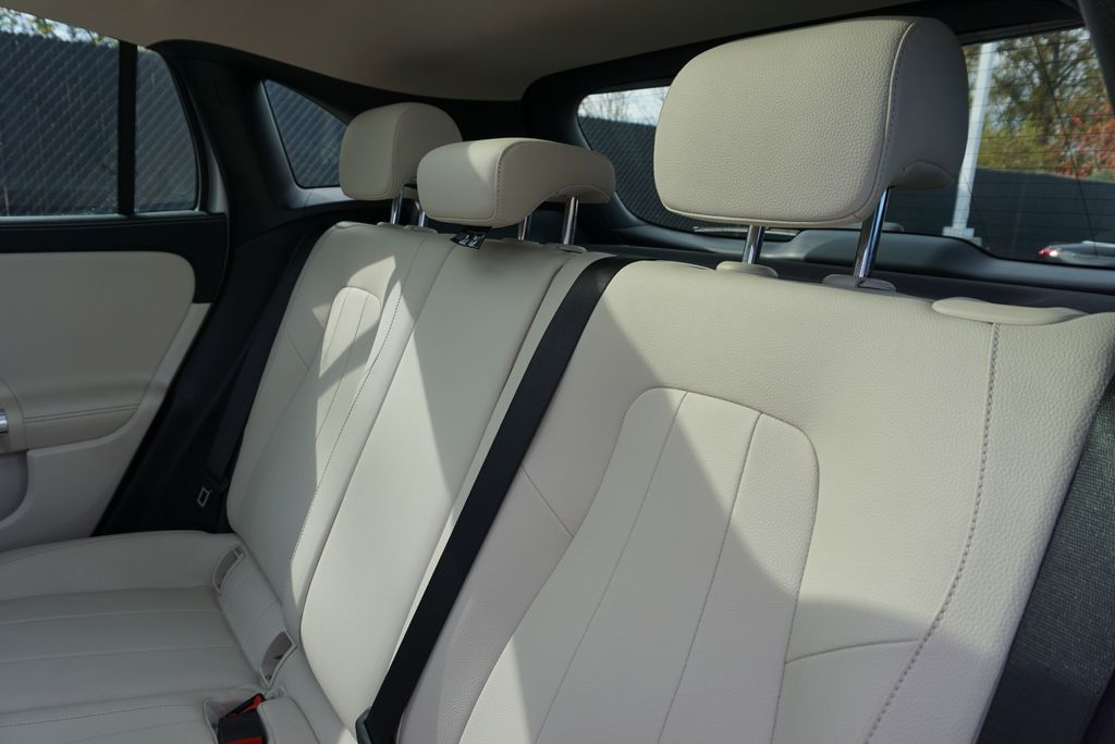 Thumbnail: 2021 Mercedes-Benz GLA - 14