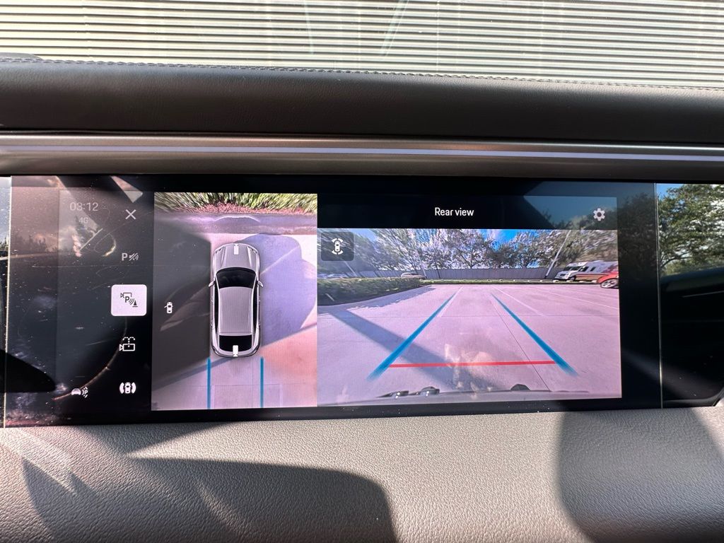 Thumbnail: 2025 Porsche Macan - 30