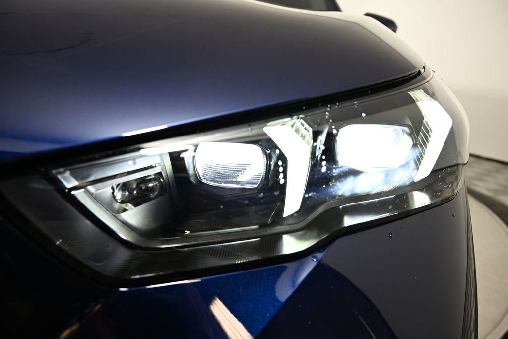 Thumbnail: 2026 BMW 5 Series - 9