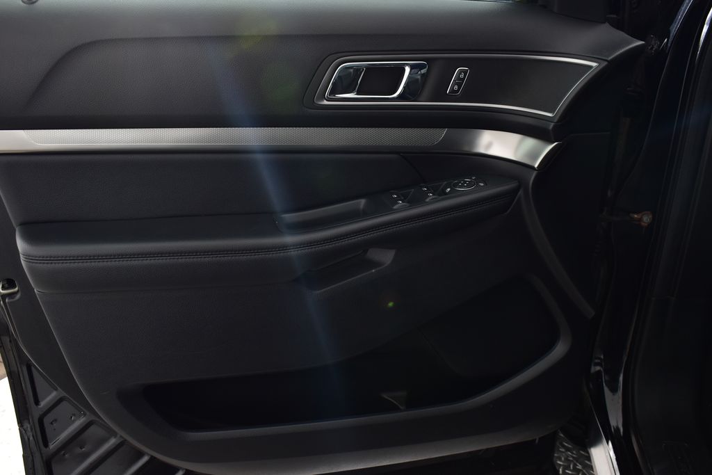 Thumbnail: 2018 Ford Explorer - 10