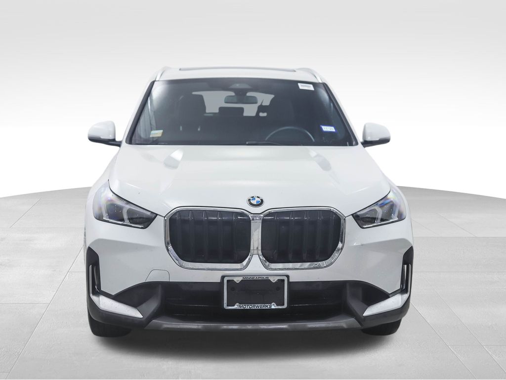 Thumbnail: 2023 BMW X1 - 8