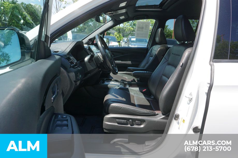 2023 Honda Ridgeline Black Edition photo 17