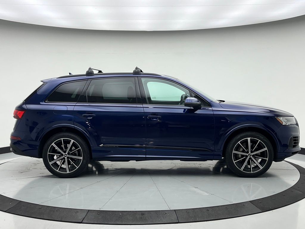 Thumbnail: 2022 Audi Q7 - 3