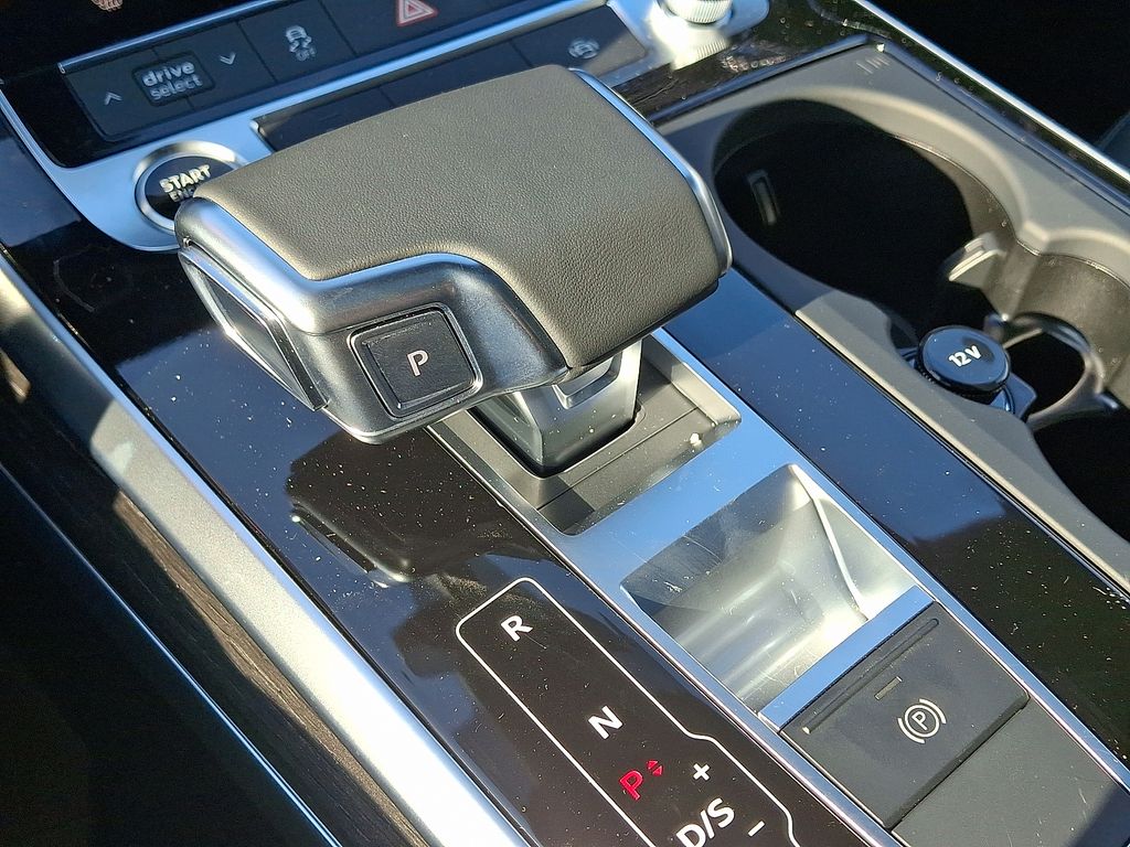 Thumbnail: 2026 Audi Q7 - 15