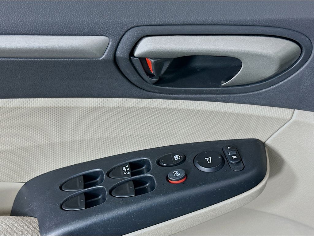 Thumbnail: 2011 Honda Civic - 16