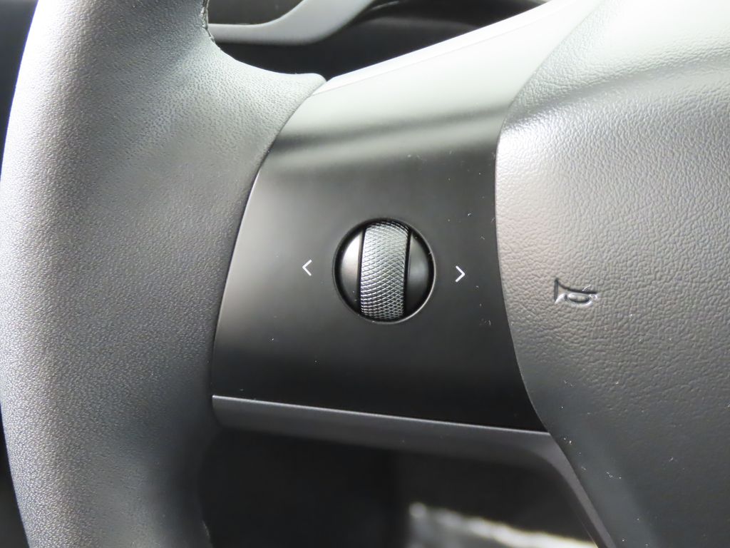 Thumbnail: 2023 Tesla Model 3 - 13