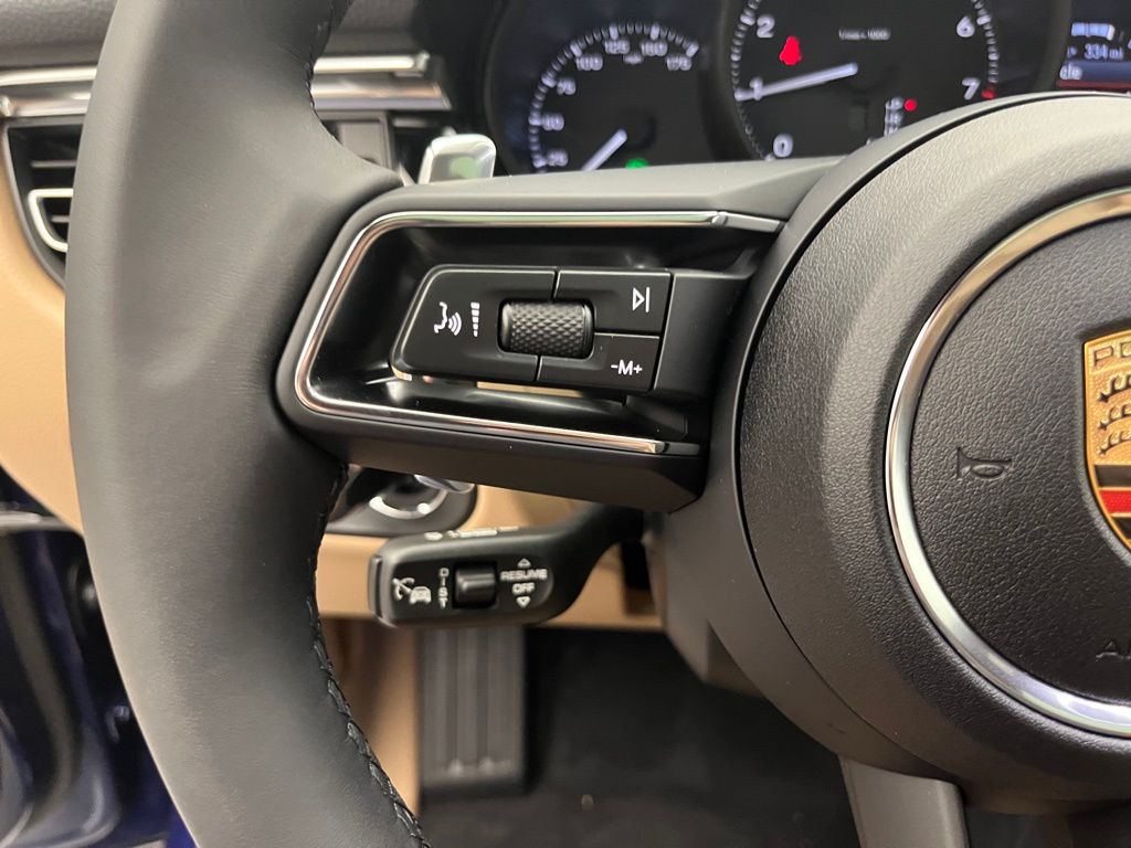 Thumbnail: 2025 Porsche Macan - 13