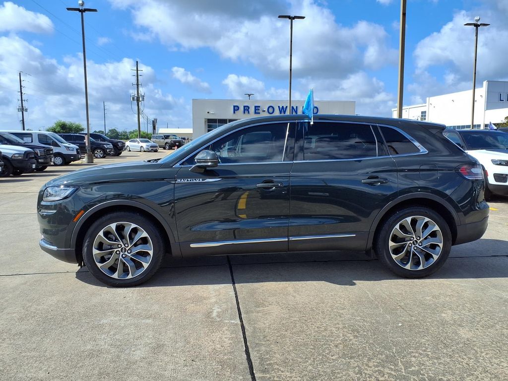 2022 Lincoln Nautilus Reserve Green at Emmons Autoplex
