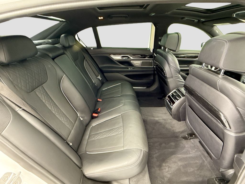 Thumbnail: 2018 BMW 7 Series - 21