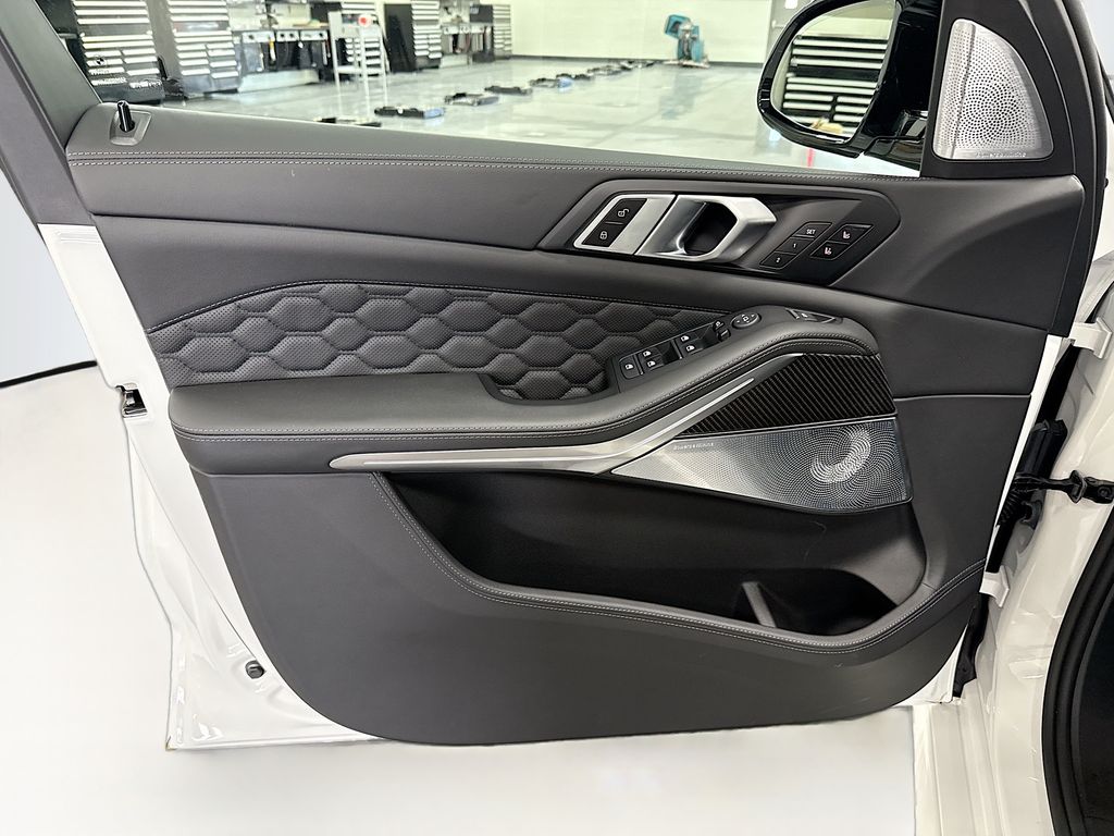 Thumbnail: 2026 BMW X5 - 23