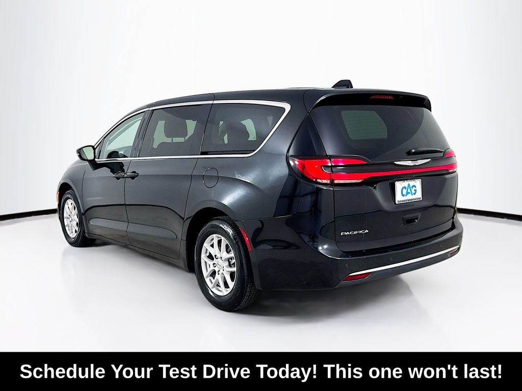 Used Car 2024 Chrysler Pacifica  Touring L For Sale Under $30,000 In Austin, Texas