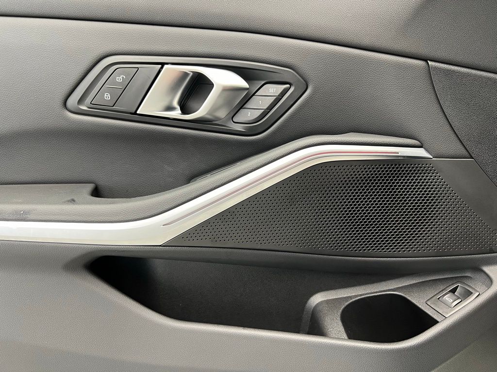 2024 BMW 3 Series 330i xDrive 22