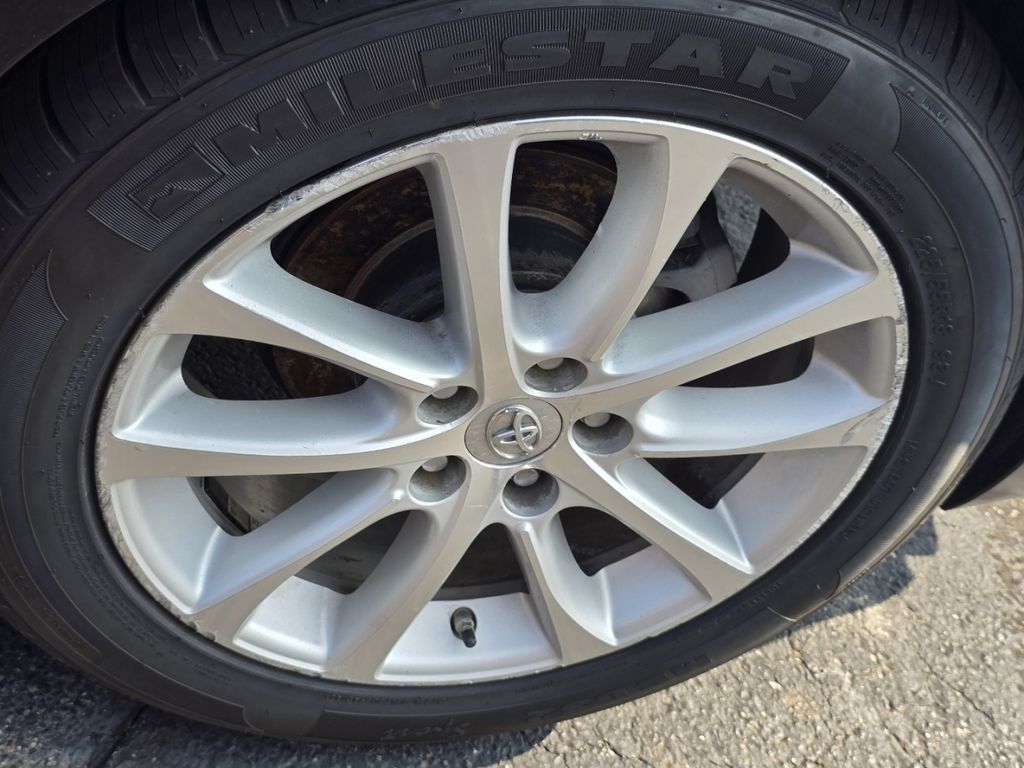Used 2013 Black Toyota XLE Touring image 25