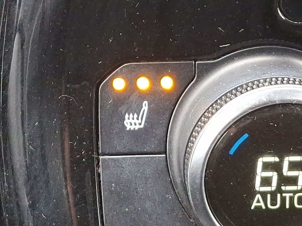 Thumbnail: 2021 Toyota Highlander - 25