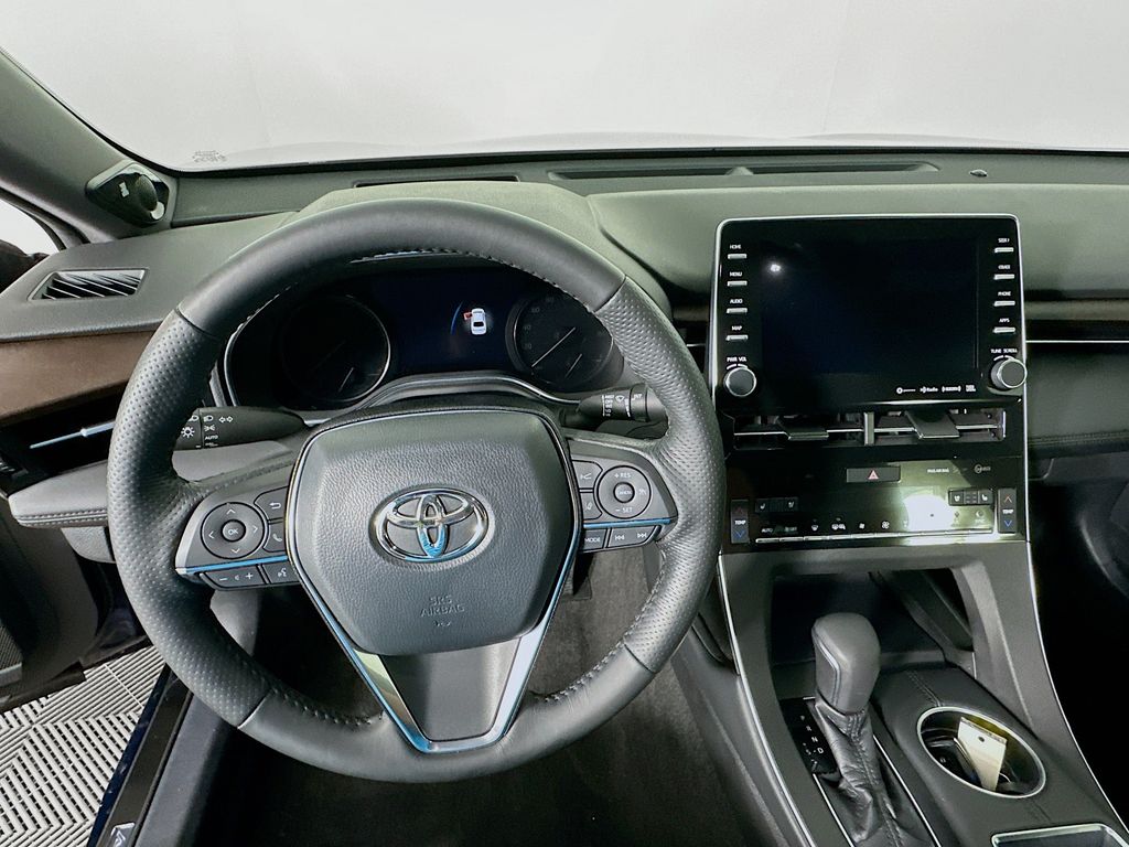 Thumbnail: 2021 Toyota Avalon - 11