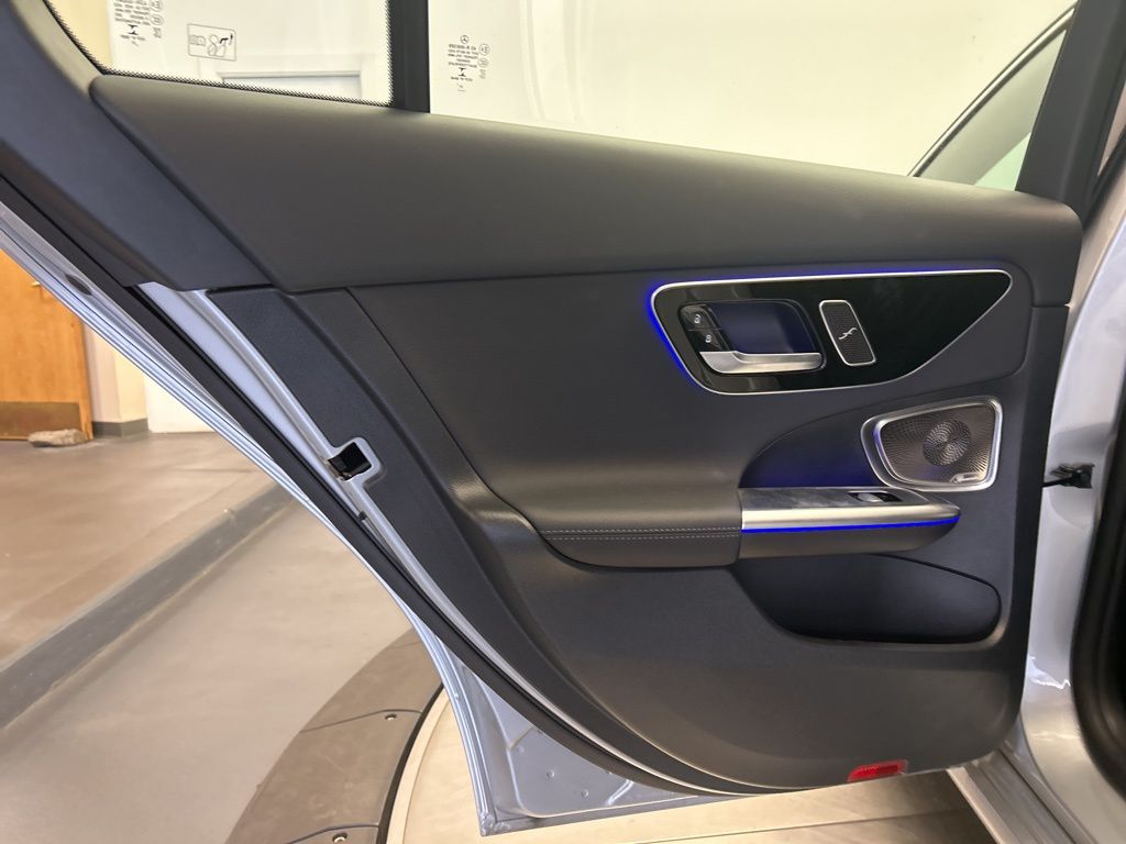 Thumbnail: 2022 Mercedes-Benz C-Class - 22