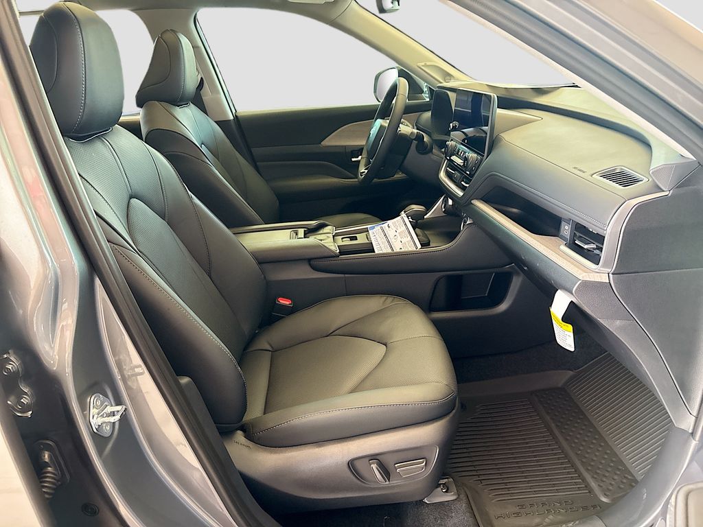Thumbnail: 2026 Toyota Grand Highlander - 20