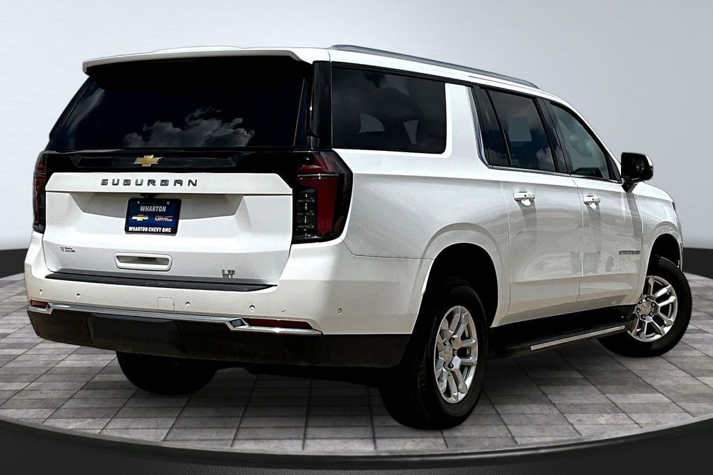 2025 Chevrolet Suburban LT - 6
