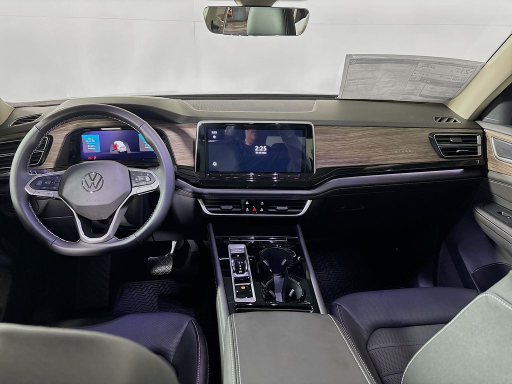 2025 Volkswagen Atlas 2.0T SEL