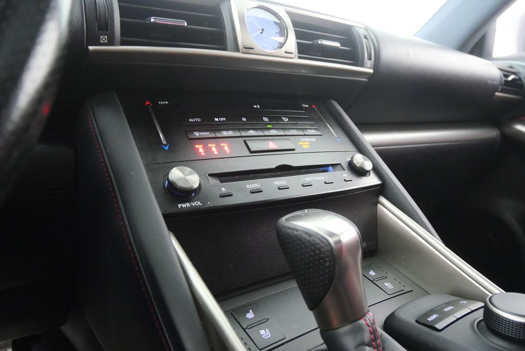 2018 Lexus IS 300 25