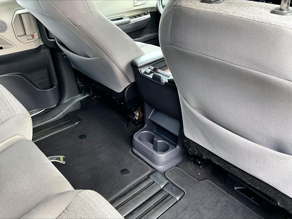 Used 2023 Toyota Sienna LE 4D Passenger Van