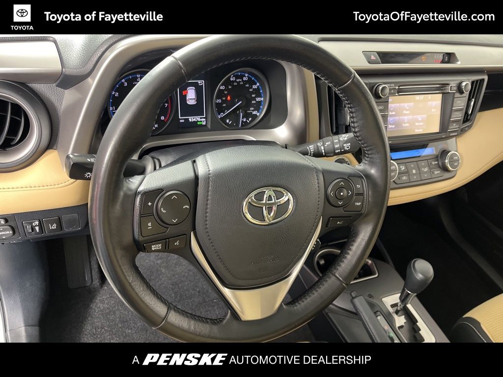 2018 Toyota RAV4 XLE 28