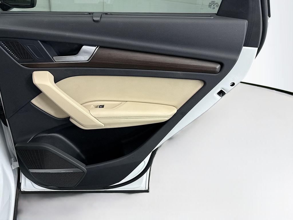 Thumbnail: 2023 Audi Q5 - 25