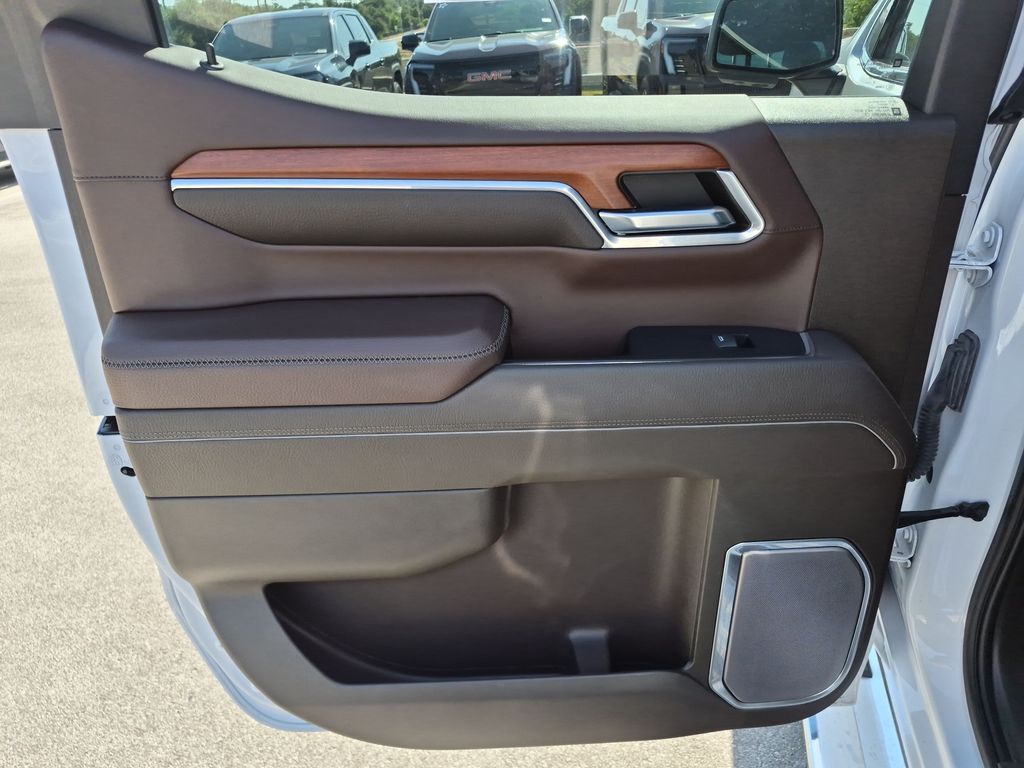 Used 2023 White GMC Denali image 36