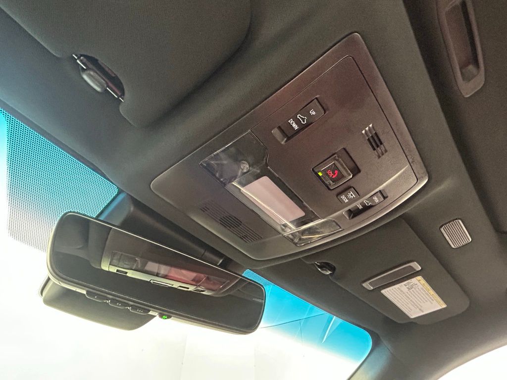 Used 2023 White Lexus 300h image 10