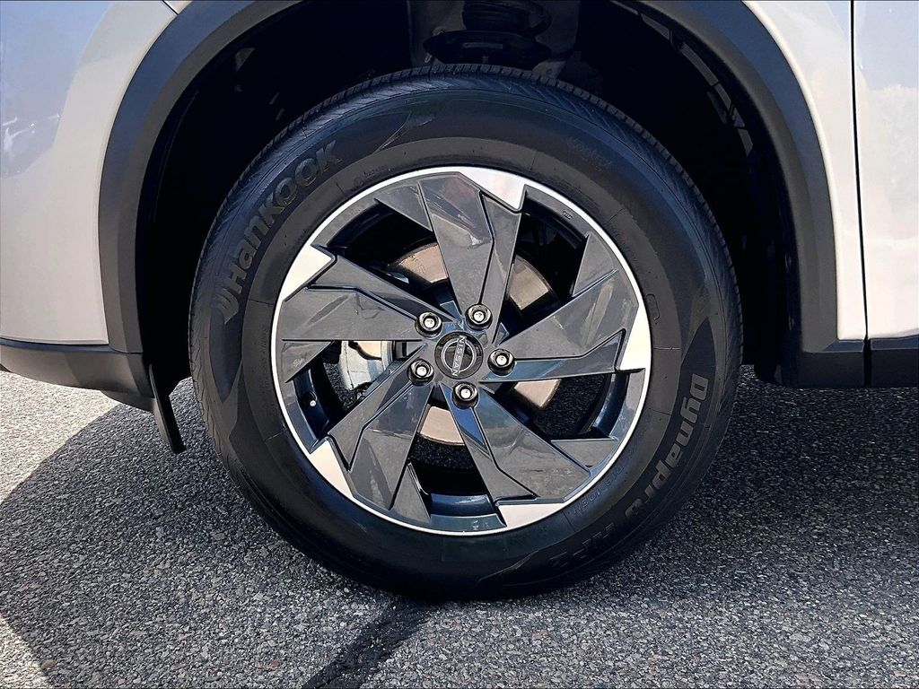 2025 Nissan Rogue — photo 7