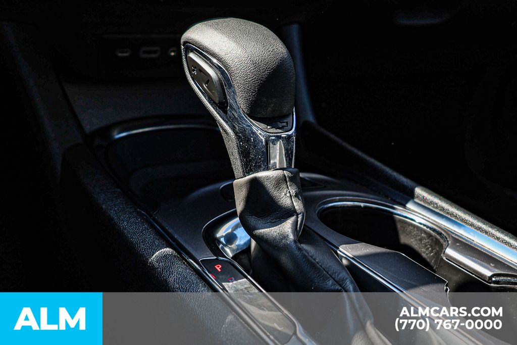 Used 2024 White Chevrolet LT image 40