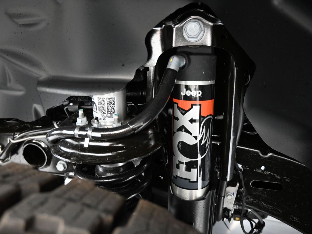 New 2026 black clearcoat Jeep Mojave image 29