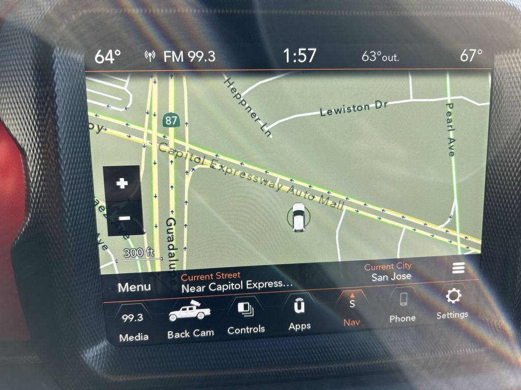 Thumbnail: 2021 Jeep Gladiator - 18