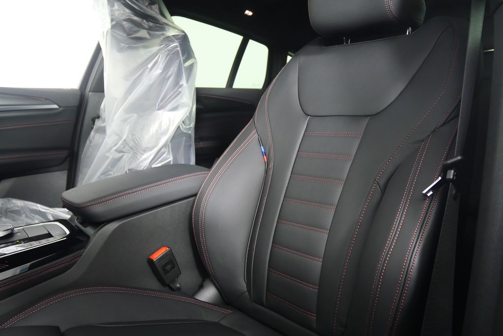 2025 BMW X4 xDrive30i 11