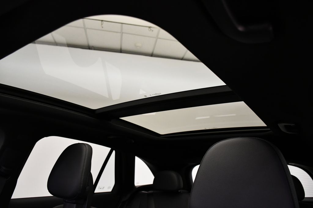 Thumbnail: 2026 Mercedes-Benz GLC - 17