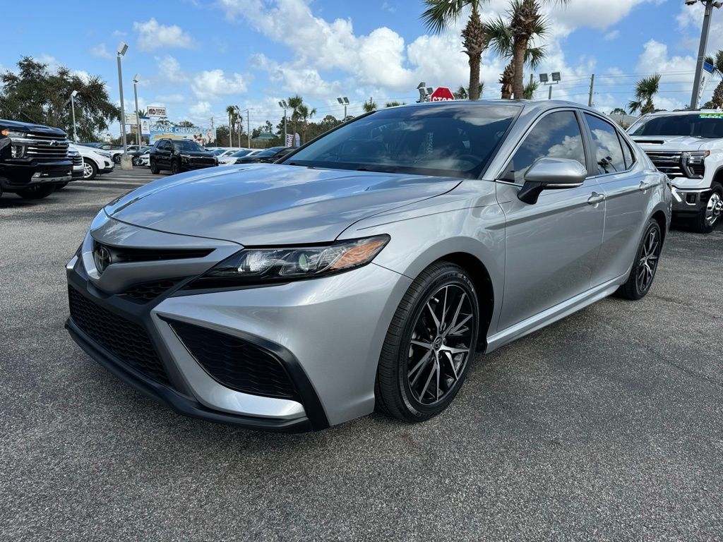 2023 Toyota Camry SE 3