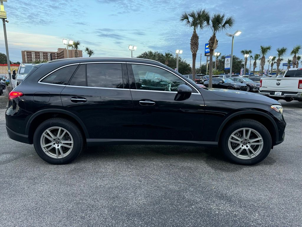 2023 Mercedes-Benz GLC GLC 300 9