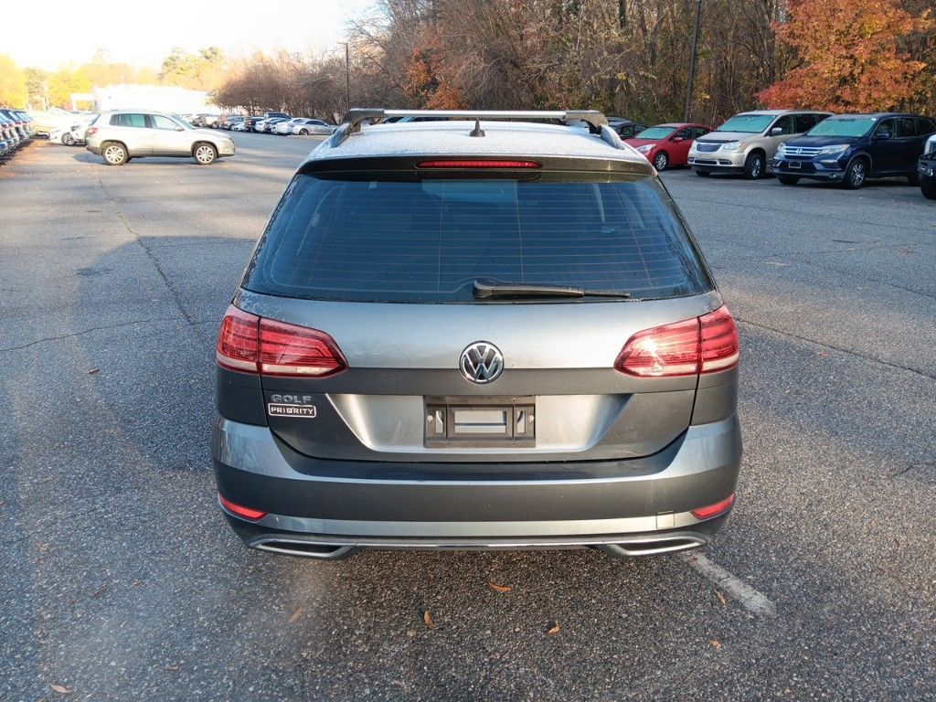 2019 Volkswagen Golf SportWagen S 4