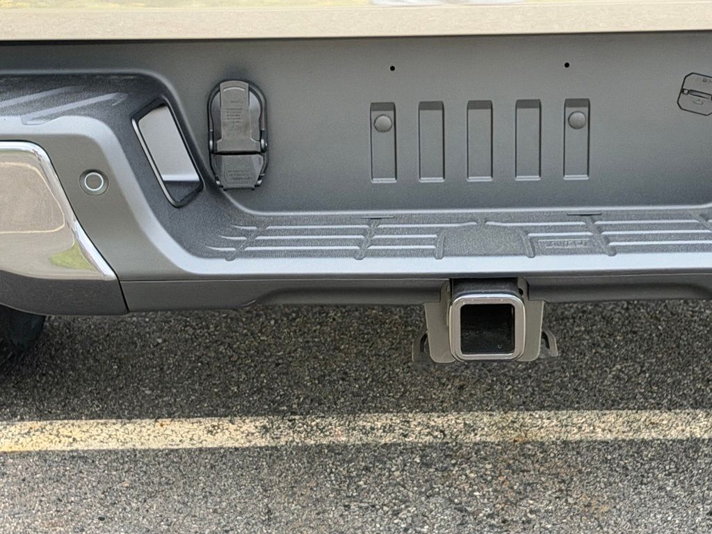 New 2026 Gray Ford Lariat image 27