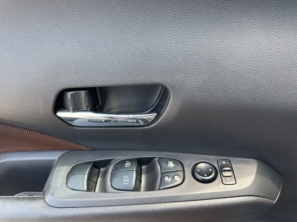 2023 Super Black Nissan Kicks SR FWD SUV