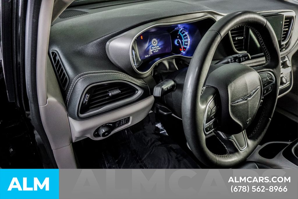 Used 2023 Black Chrysler Touring L image 35