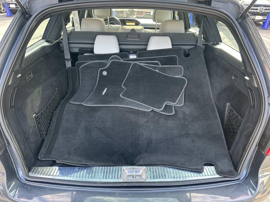 Thumbnail: 2011 Mercedes-Benz E-Class - 28