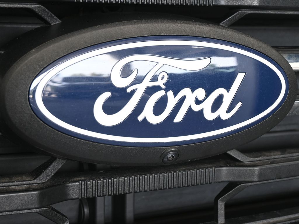 Used 2024 Red Metallic Ford XLT image 61