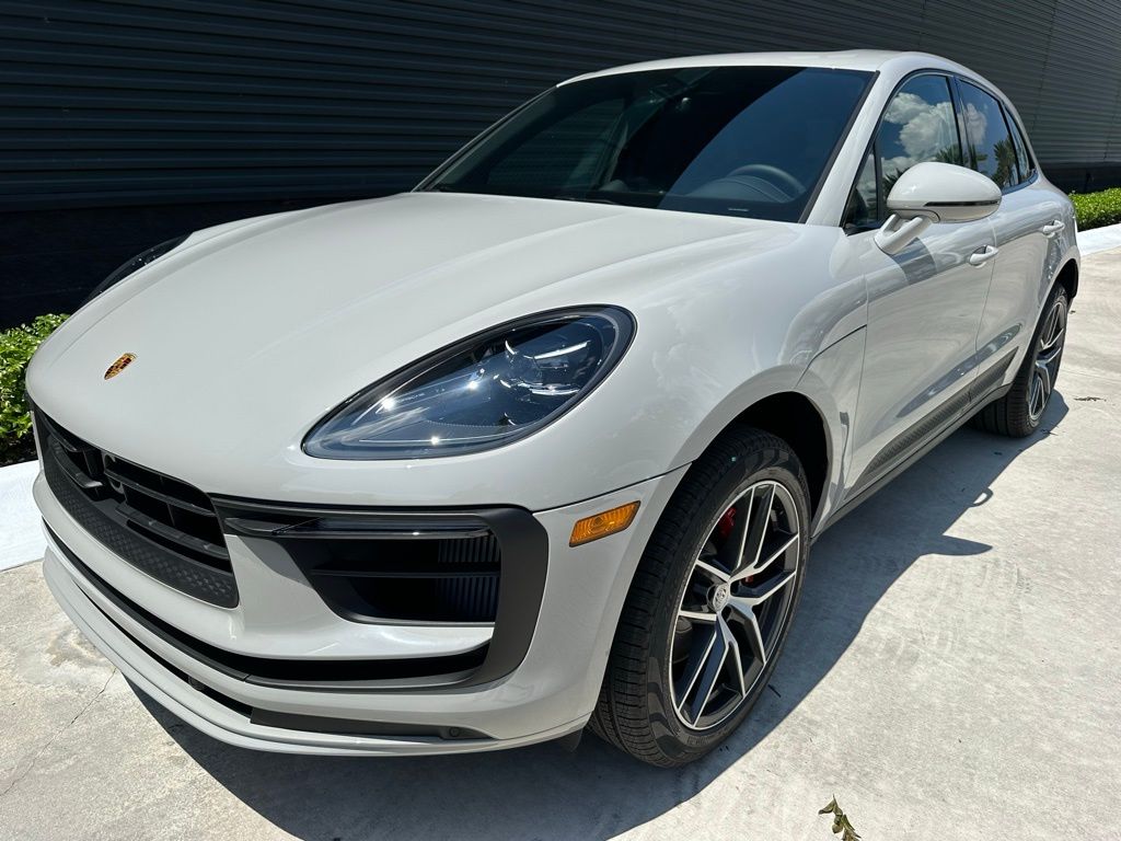 Thumbnail: 2025 Porsche Macan - 6